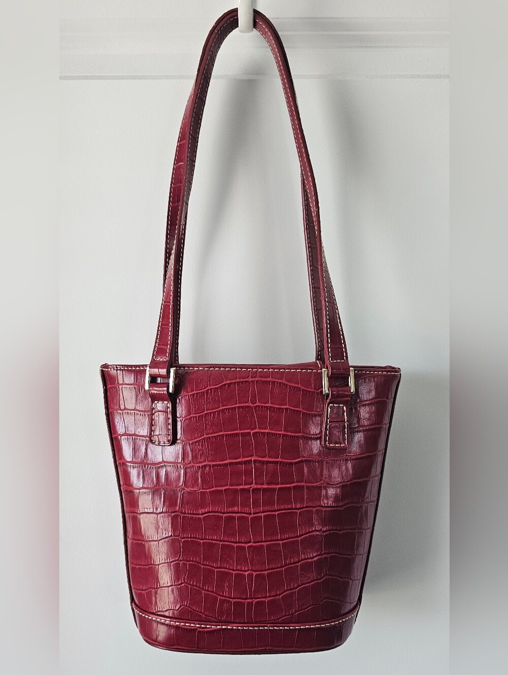 Liz Claiborne Vintage 80s Croc-Embossed Burgundy Red Shoulder Bag